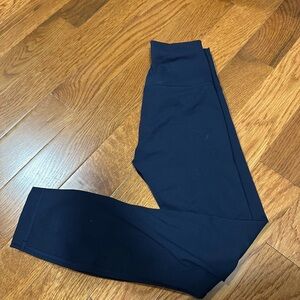 Lululemon cropped navy leggings